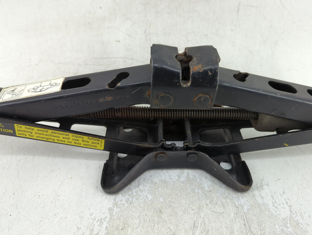 2005 Cadillac Deville Spare Scissor Car Jack 1415395 - Oemusedautoparts1.com