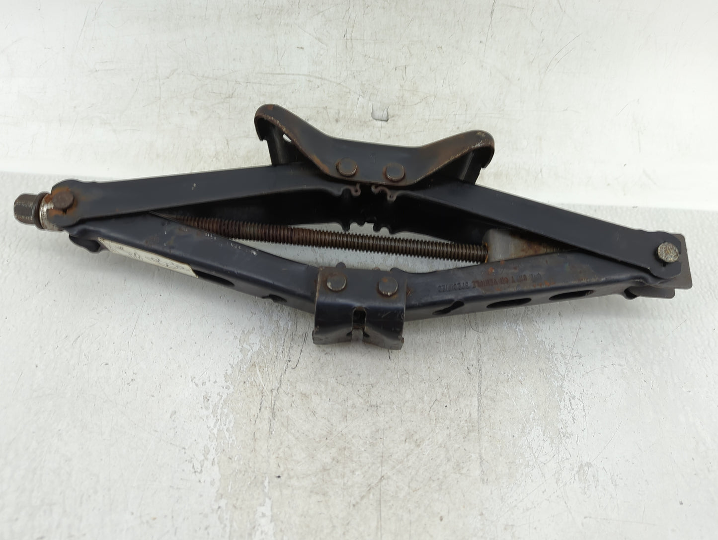 2005 Cadillac Deville Spare Scissor Car Jack - Oemusedautoparts1.com