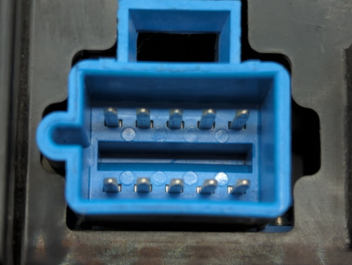 2005-2005 Cadillac Deville Chassis Control Module Ccm Bcm Body Control - Oemusedautoparts1.com