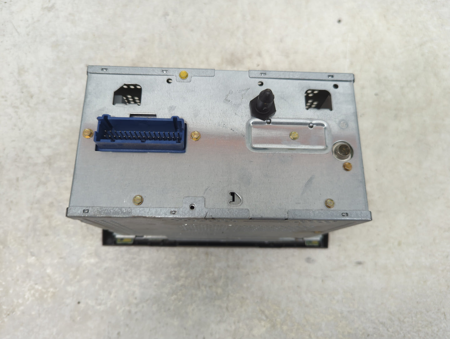 2002-2005 Cadillac Deville Information Display Screen - Oemusedautoparts1.com