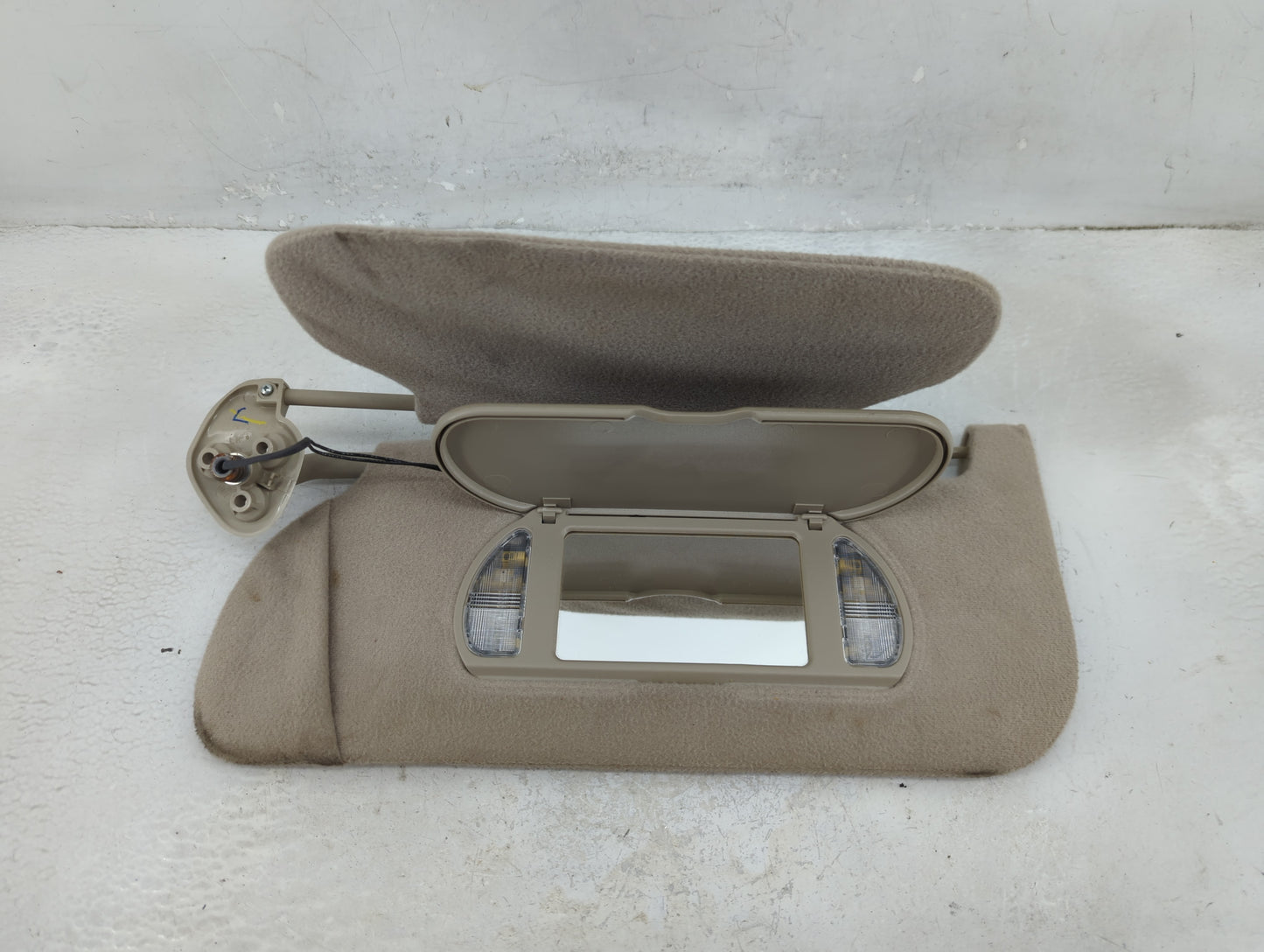 2000-2005 Cadillac Deville Sun Visor Shade Replacement Driver Left Mirror Fits Fits 2000 2001 2002 2003 2004 2005 OEM Used A