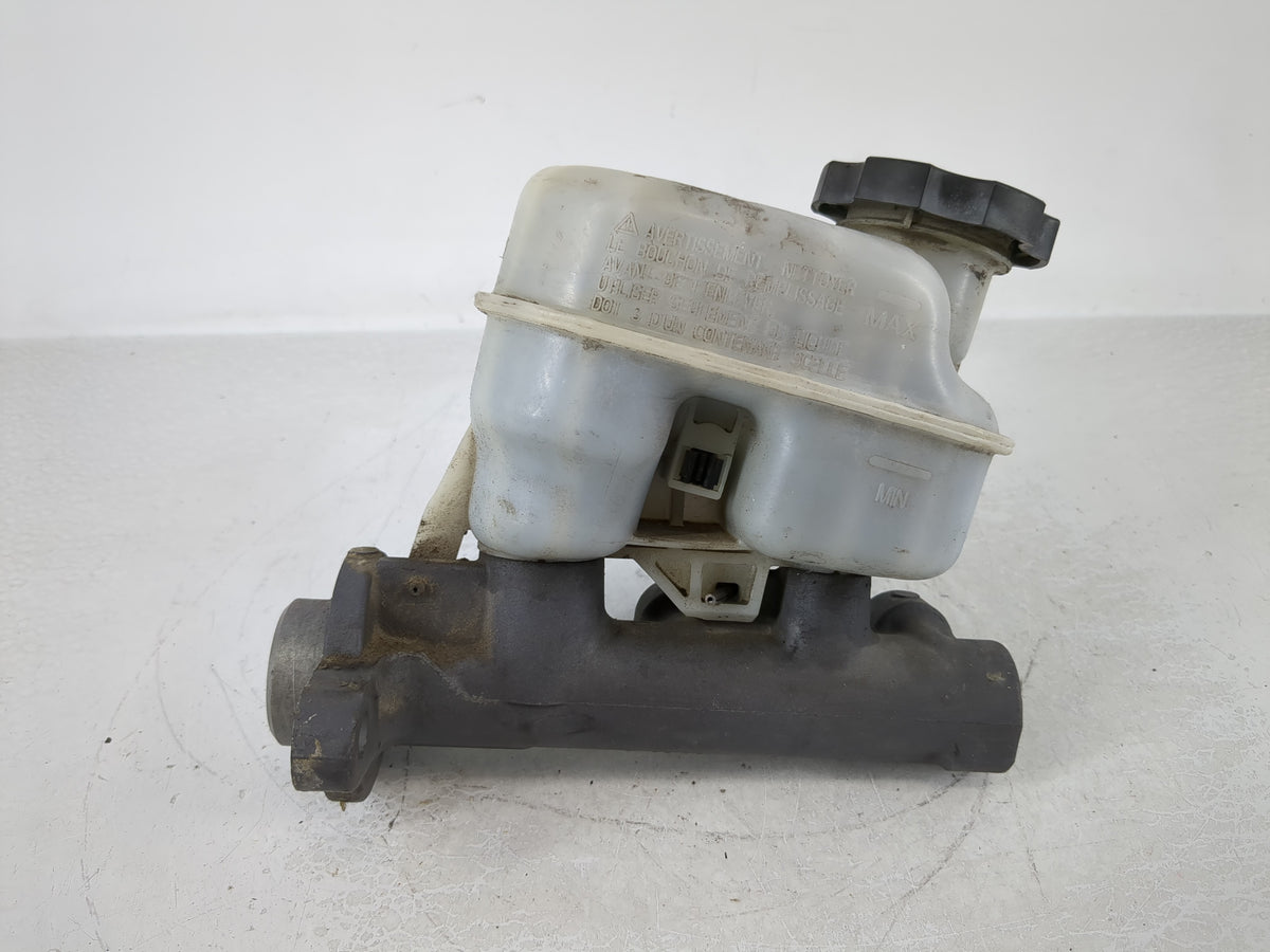 2004-2005 Cadillac Deville Brake Master Cylinder - Oemusedautoparts1.com