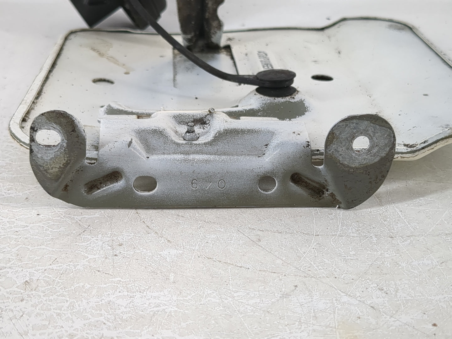 2005 Cadillac Deville Fuel Tank Door Lid Gas Tank - Oemusedautoparts1.com