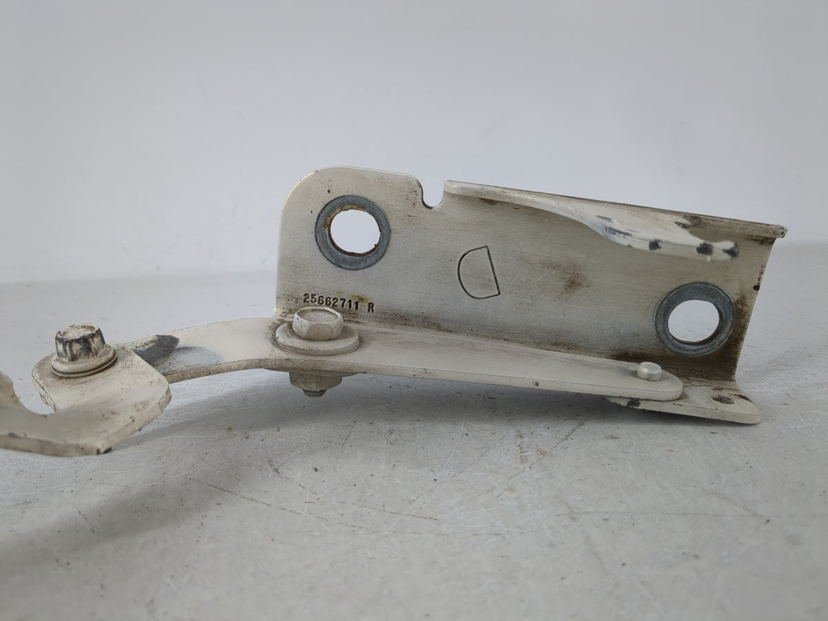 2005 Cadillac Deville Passenger Hood Hinge - Oemusedautoparts1.com