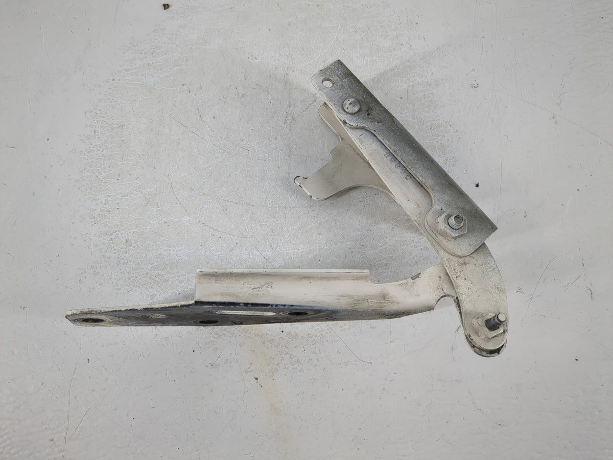 2005 Cadillac Deville Passenger Hood Hinge - Oemusedautoparts1.com