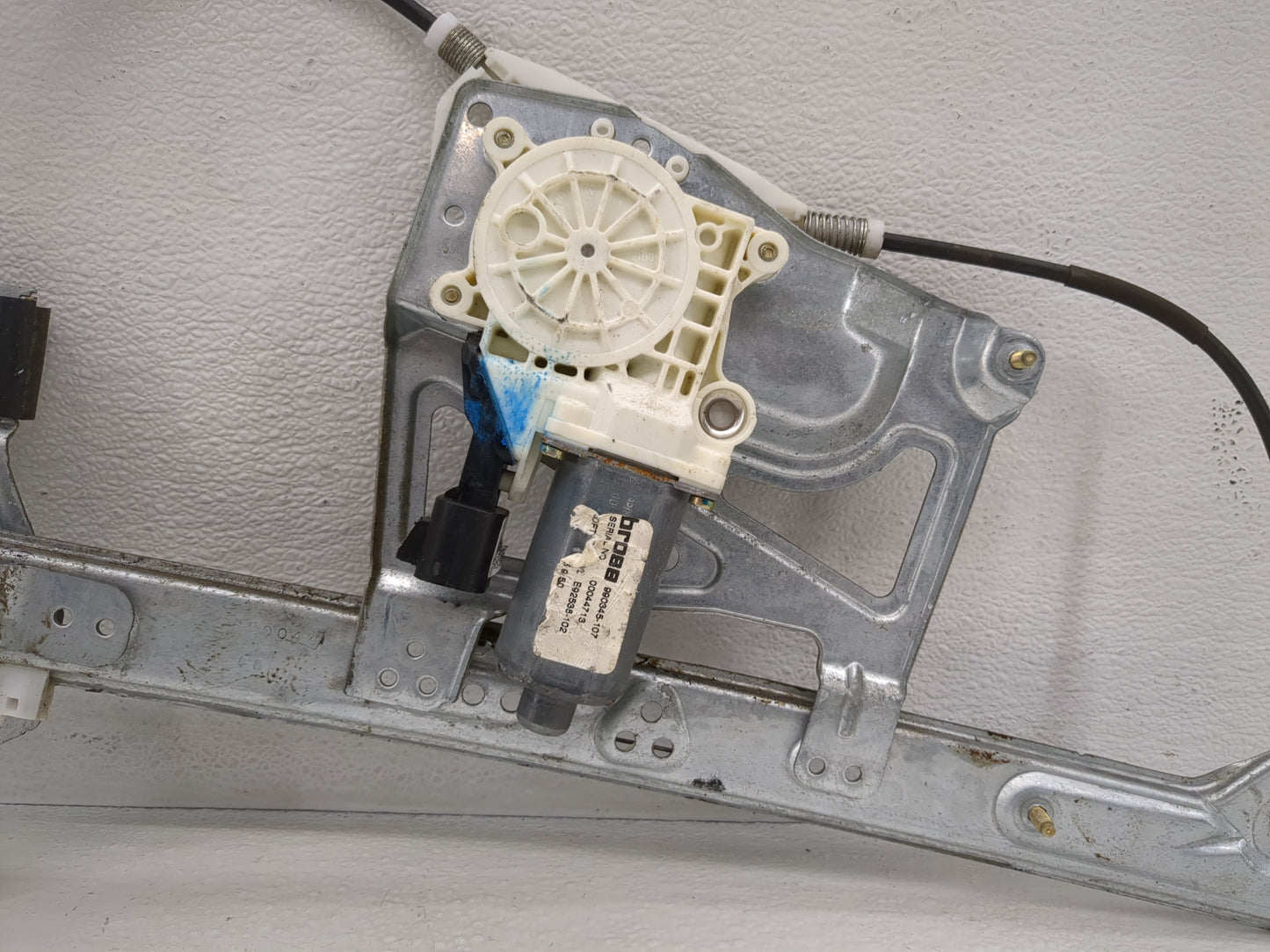 2002-2005 Cadillac Deville Window Regulator Passenger Front - Oemusedautoparts1.com