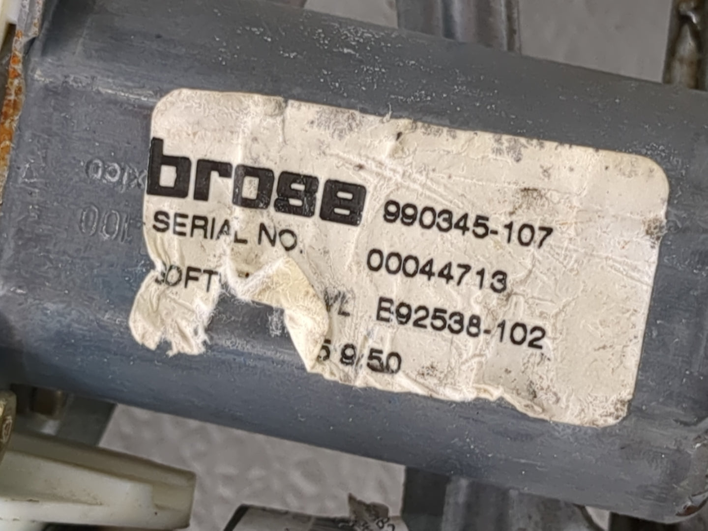 2002-2005 Cadillac Deville Window Regulator Passenger Front - Oemusedautoparts1.com