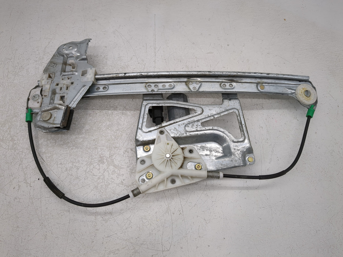 2002-2005 Cadillac Deville Window Regulator Passenger Front - Oemusedautoparts1.com