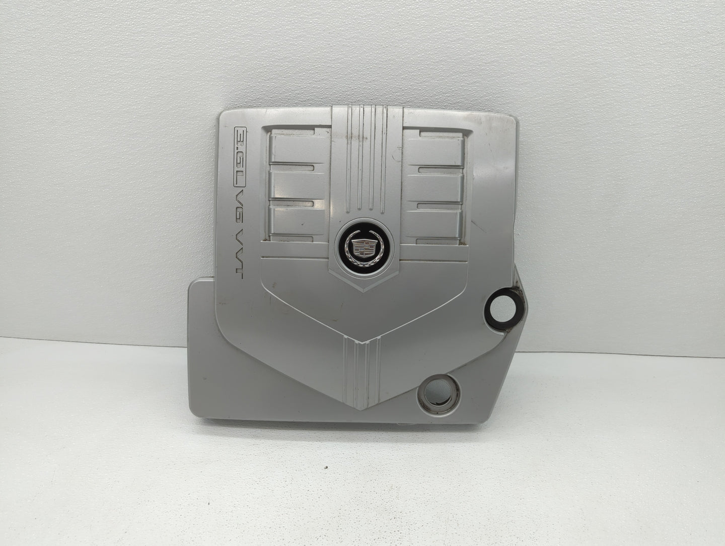 2005 Cadillac Srx Engine Cover Silver - Oemusedautoparts1.com