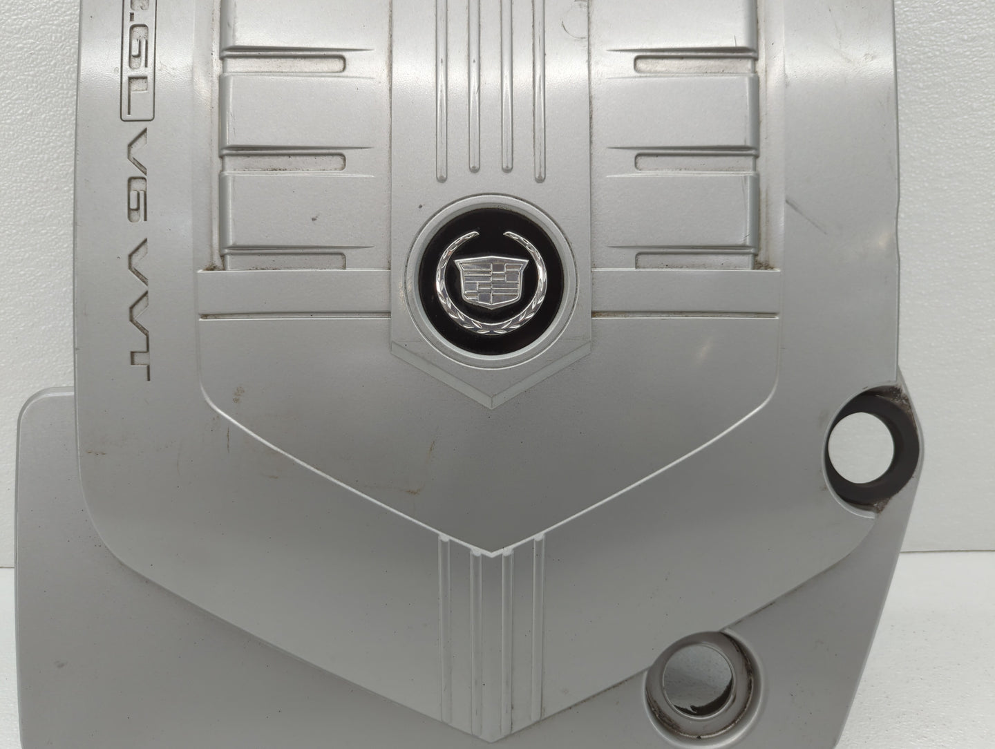 2005 Cadillac Srx Engine Cover Silver - Oemusedautoparts1.com