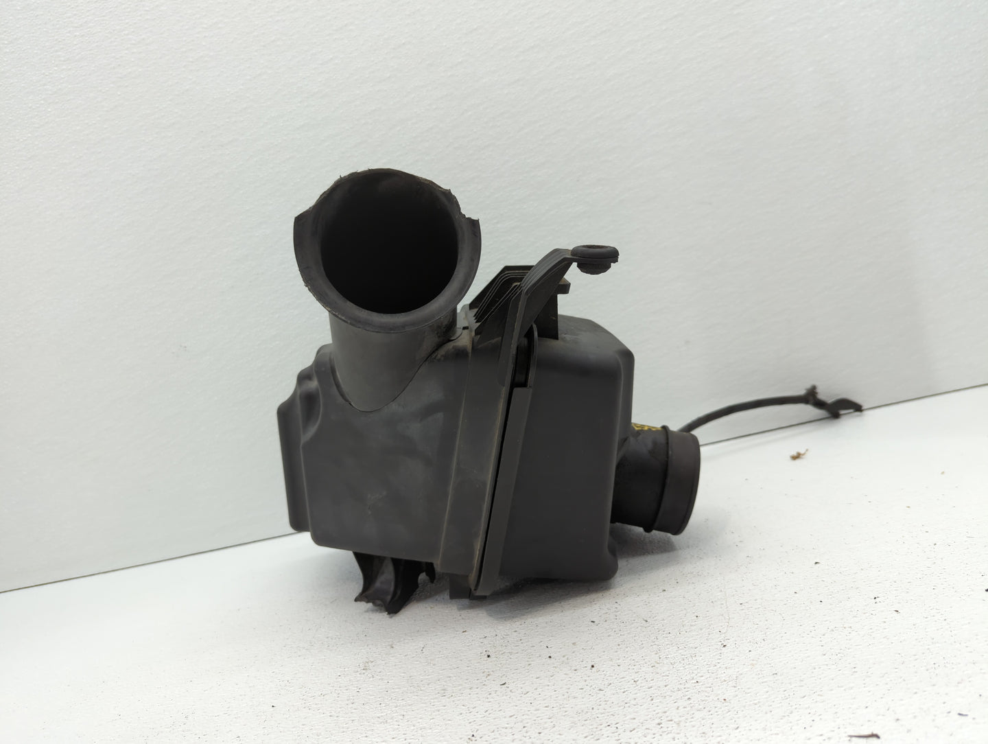 2004-2006 Cadillac Srx Mass Air Flow Meter Maf - Oemusedautoparts1.com