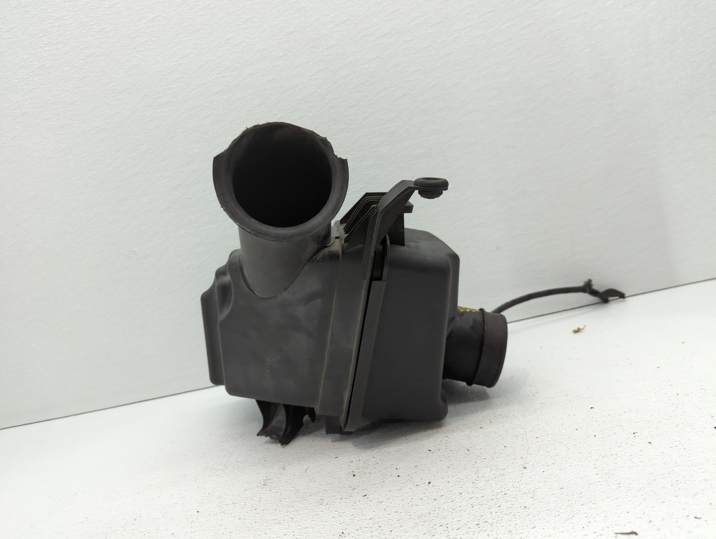 2004-2006 Cadillac Srx Mass Air Flow Meter Maf - Oemusedautoparts1.com