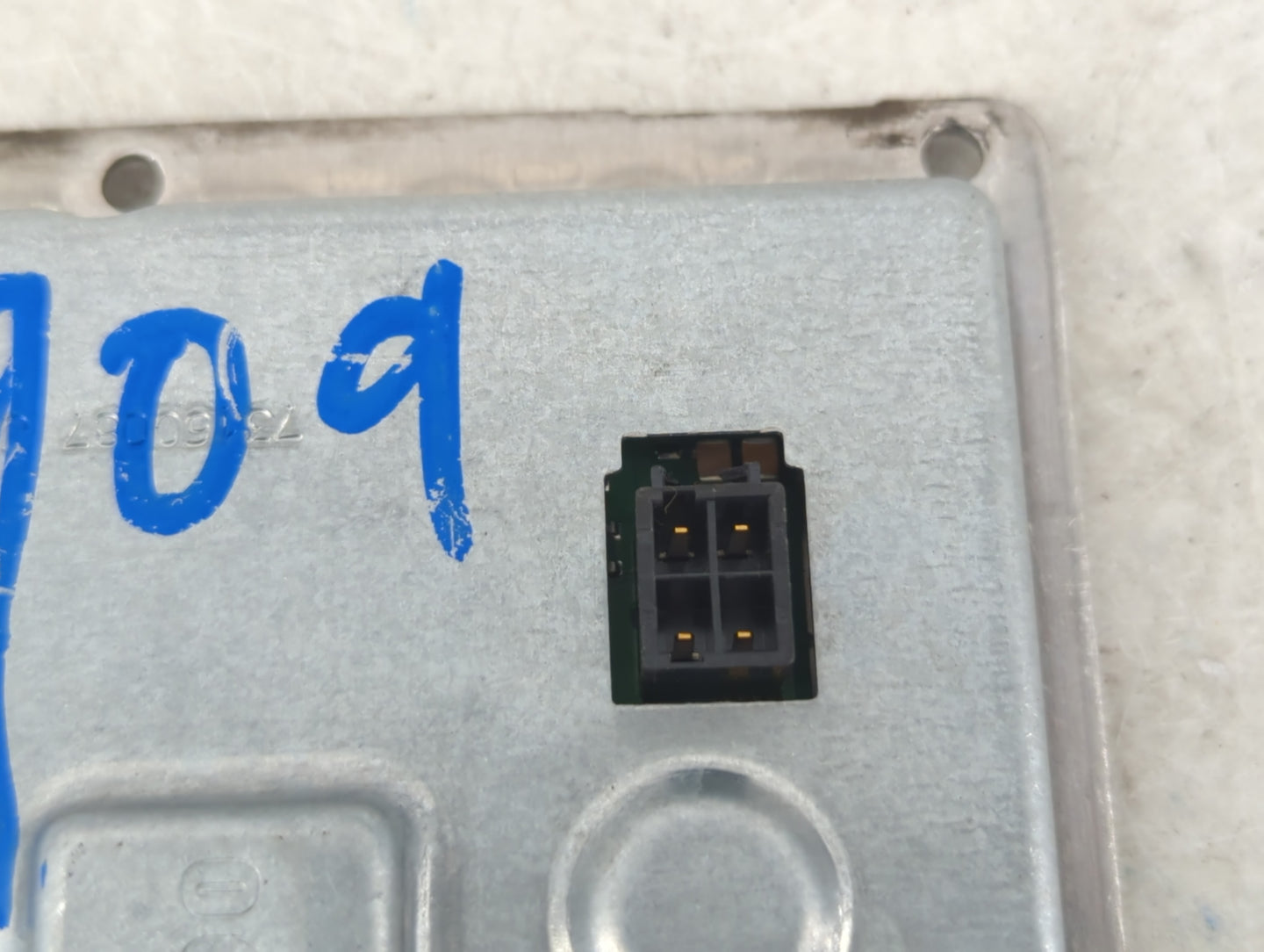 2005 Cadillac Srx Headlight Ballast Head Light - Oemusedautoparts1.com