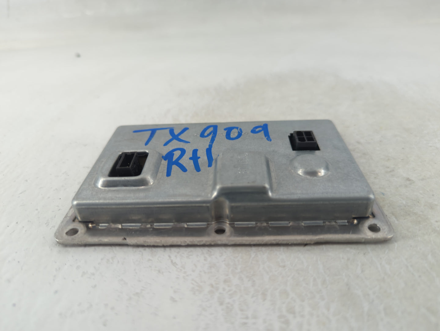 2005 Cadillac Srx Headlight Ballast Head Light - Oemusedautoparts1.com