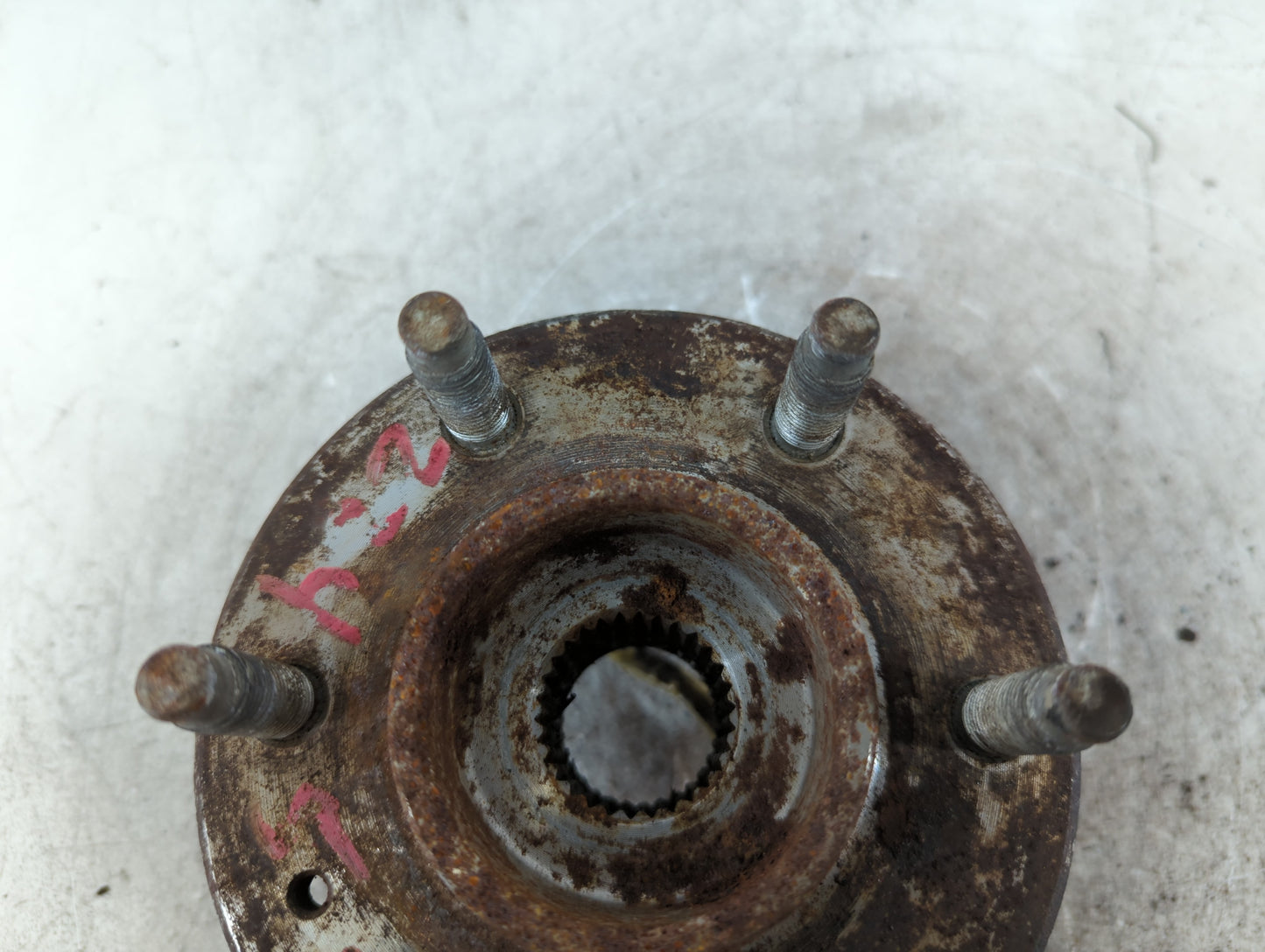 2004-2009 Cadillac Srx Driver Front Wheel Hub Oem 701086 - Oemusedautoparts1.com