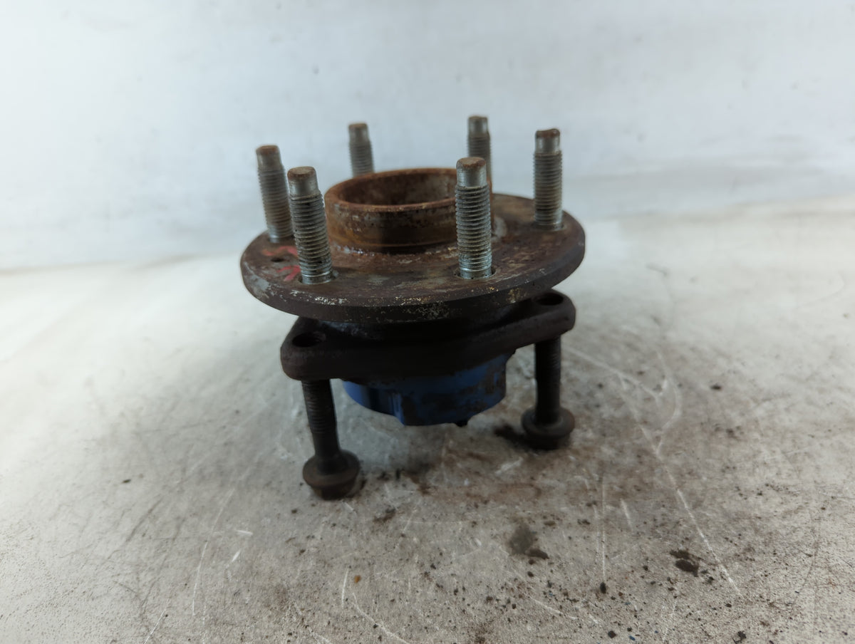 2004-2009 Cadillac Srx Driver Front Wheel Hub Oem 701086 - Oemusedautoparts1.com