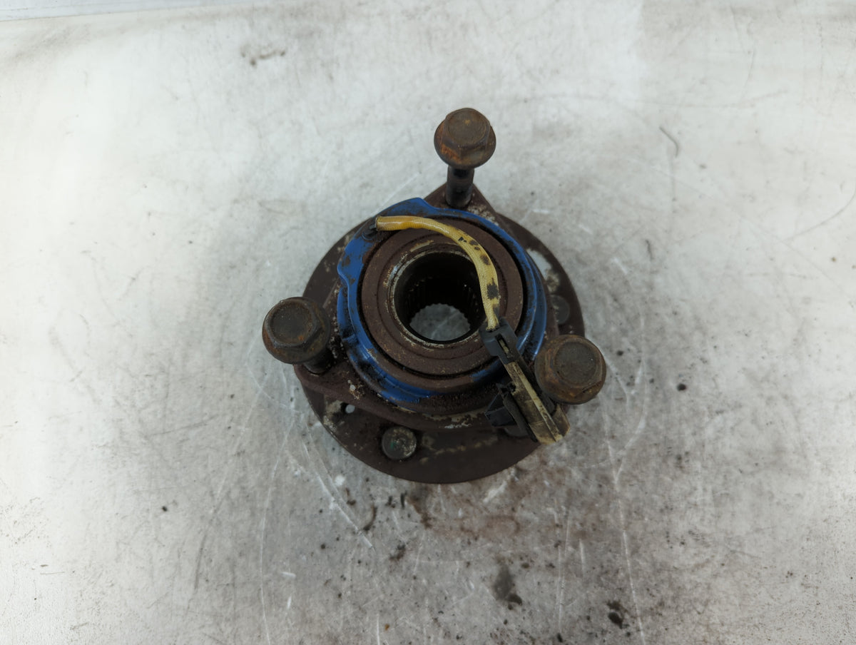 2004-2009 Cadillac Srx Driver Front Wheel Hub Oem 701086 - Oemusedautoparts1.com