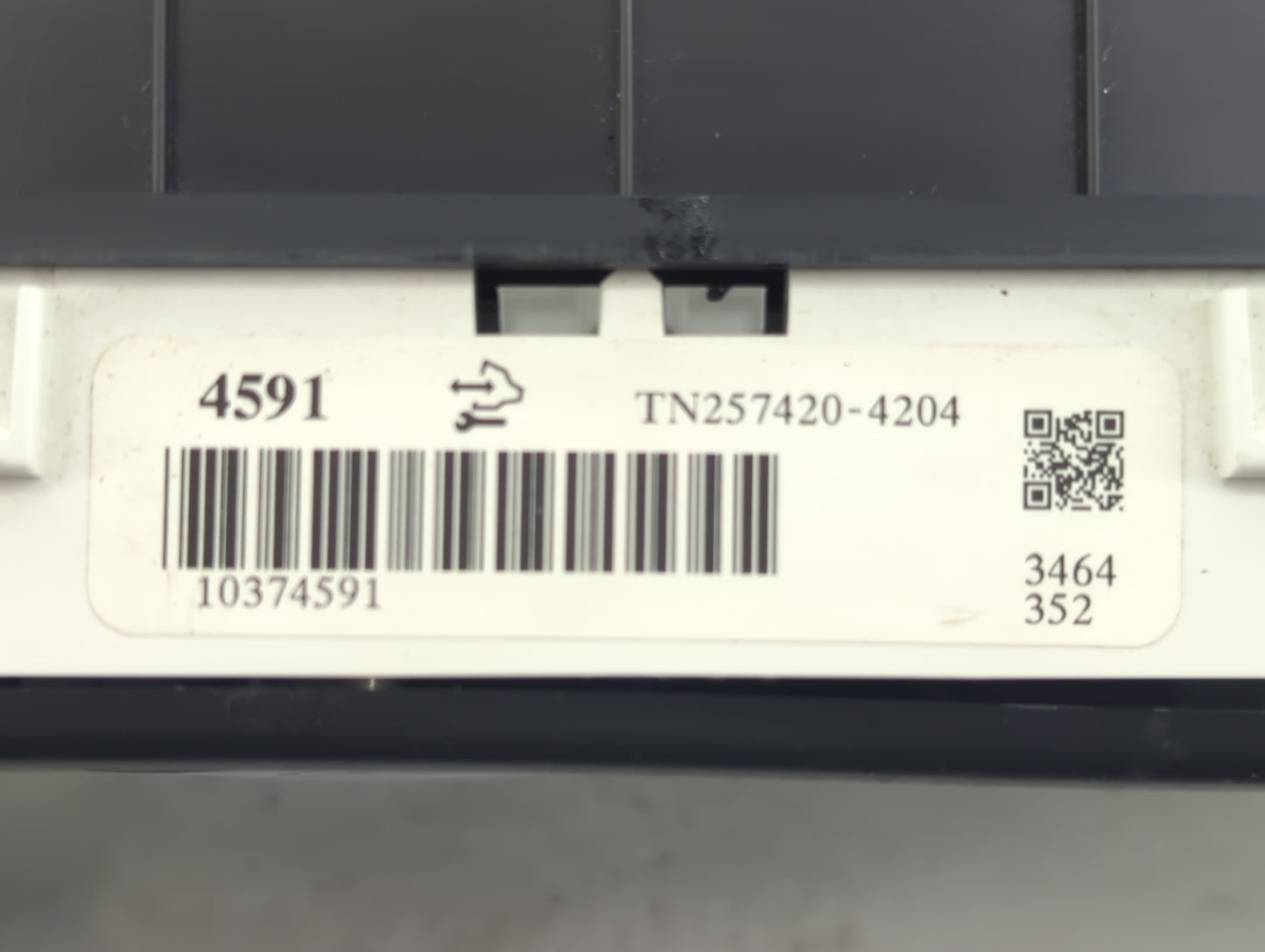 2005 Cadillac Sts Instrument Cluster Speedometer Gauges P/N:TN257420-4204 Fits OEM Used Auto Parts - Oemusedautoparts1.com