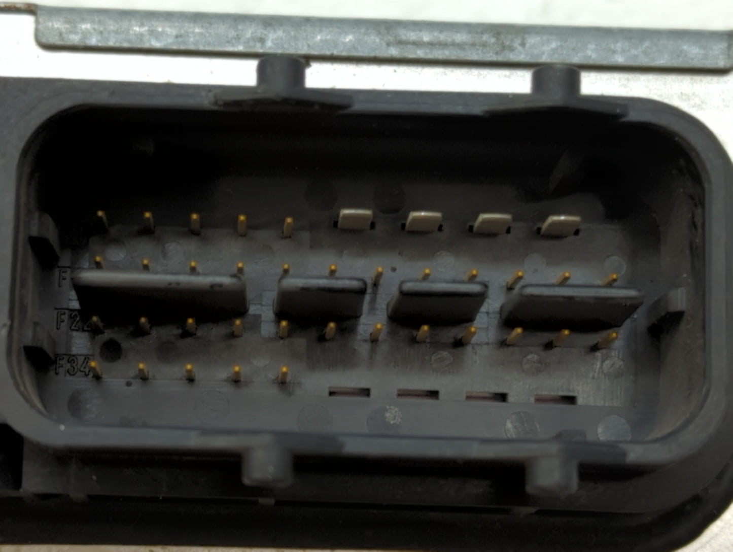 2005-2005 Cadillac Sts Chassis Control Module Ccm Bcm Body Control - Oemusedautoparts1.com