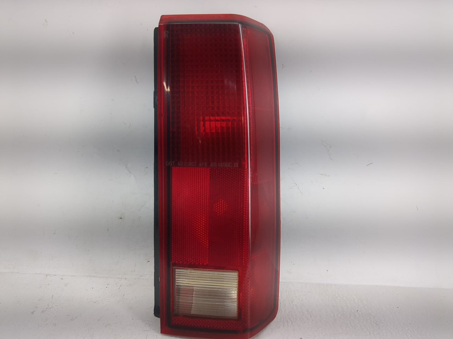 2005 Chevrolet Astro Tail Light Assembly Passenger Right OEM P/N:5978024 Fits OEM Used Auto Parts - Oemusedautoparts1.com
