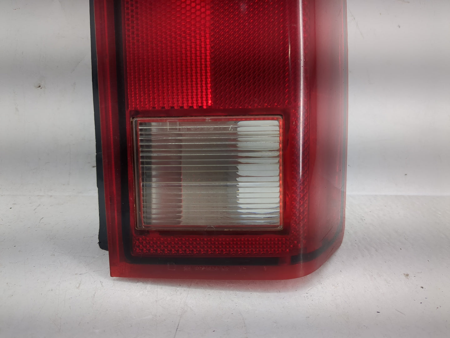 2005 Chevrolet Astro Tail Light Assembly Passenger Right OEM P/N:5978024 Fits OEM Used Auto Parts - Oemusedautoparts1.com