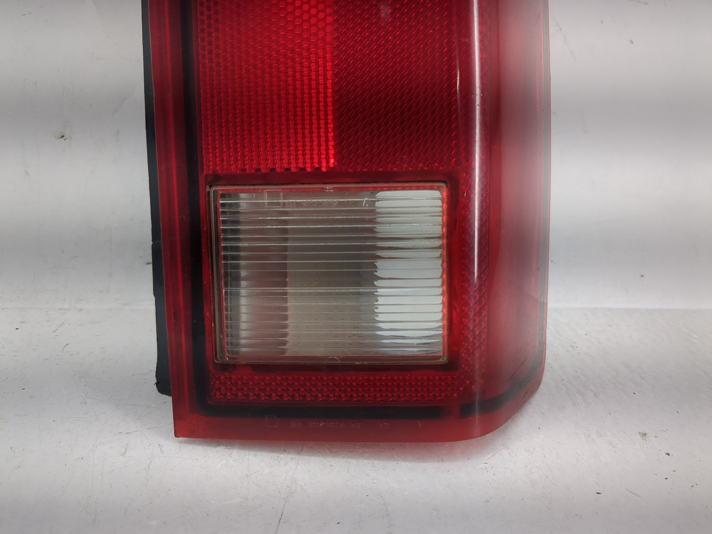 2005 Chevrolet Astro Tail Light Assembly Passenger Right OEM P/N:5978024 Fits OEM Used Auto Parts - Oemusedautoparts1.com