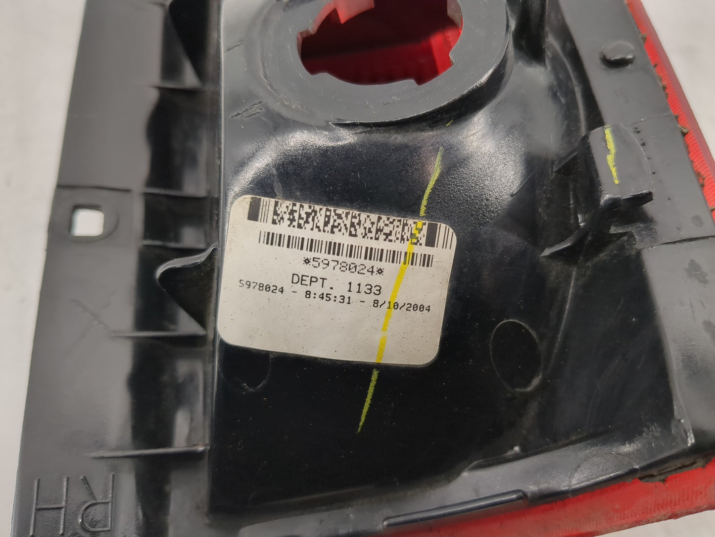 2005 Chevrolet Astro Tail Light Assembly Passenger Right OEM P/N:5978024 Fits OEM Used Auto Parts - Oemusedautoparts1.com
