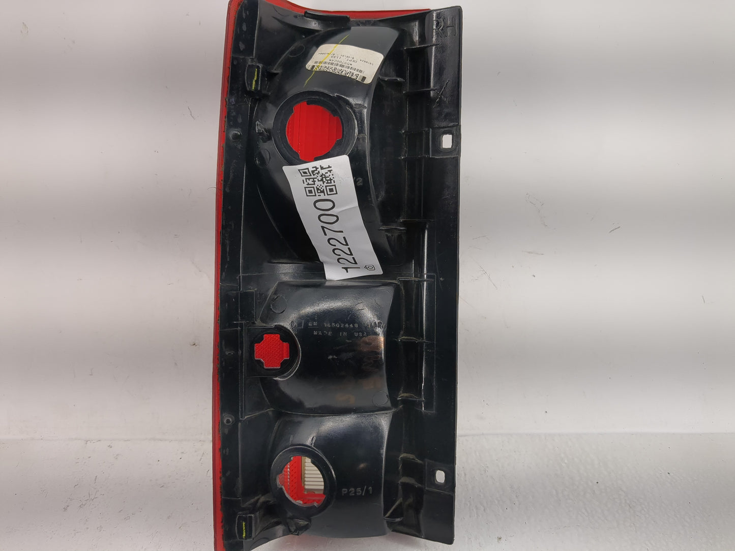 2005 Chevrolet Astro Tail Light Assembly Passenger Right OEM P/N:5978024 Fits OEM Used Auto Parts - Oemusedautoparts1.com