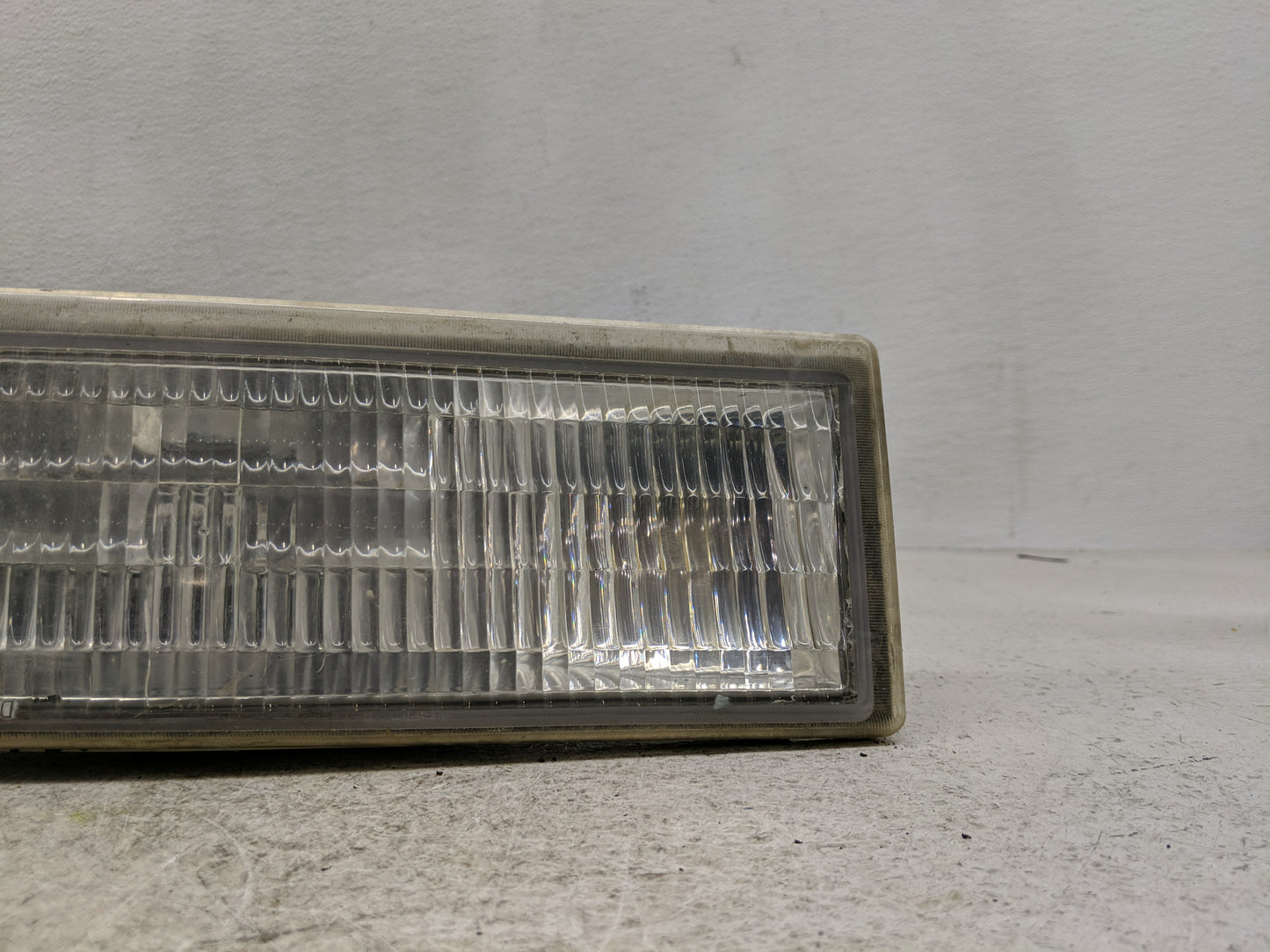 1995-2005 Chevrolet Astro Driver Left Oem Front Light Lamp 1292559 - Oemusedautoparts1.com
