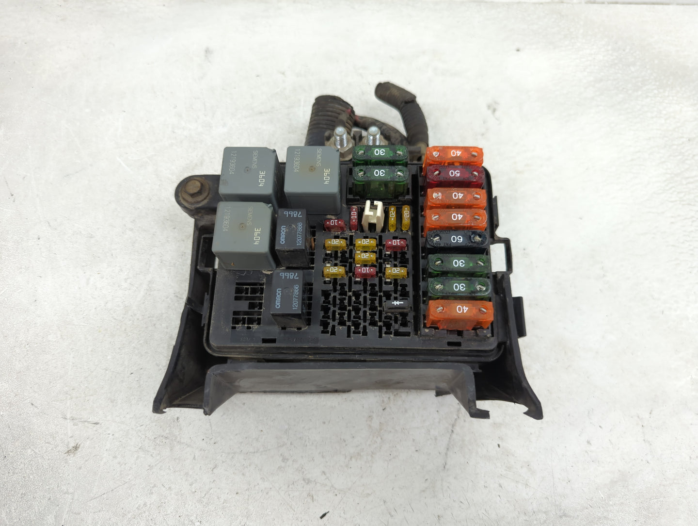 2005 Chevrolet Astro Fusebox Fuse Box Panel Relay Module P/N:12162365-D 12193604, 12077866 Fits OEM Used Auto Parts - Oemuse