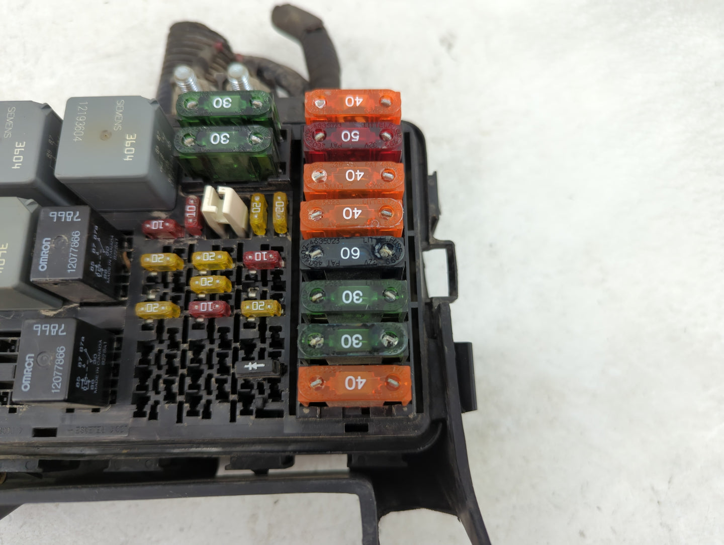 2005 Chevrolet Astro Fusebox Fuse Box Panel Relay Module P/N:12162365-D 12193604, 12077866 Fits OEM Used Auto Parts - Oemuse