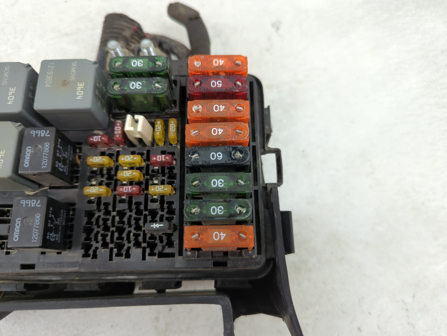 2005 Chevrolet Astro Fusebox Fuse Box Panel Relay Module P/N:12162365-D 12193604, 12077866 Fits OEM Used Auto Parts - Oemuse