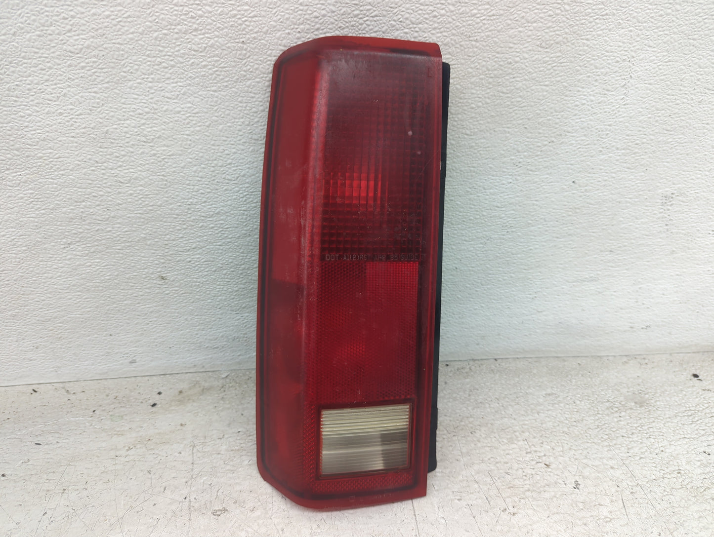 1985-2005 Chevrolet Astro Tail Light Assembly Passenger Right OEM P/N:16502447 Fits OEM Used Auto Parts - Oemusedautoparts1.