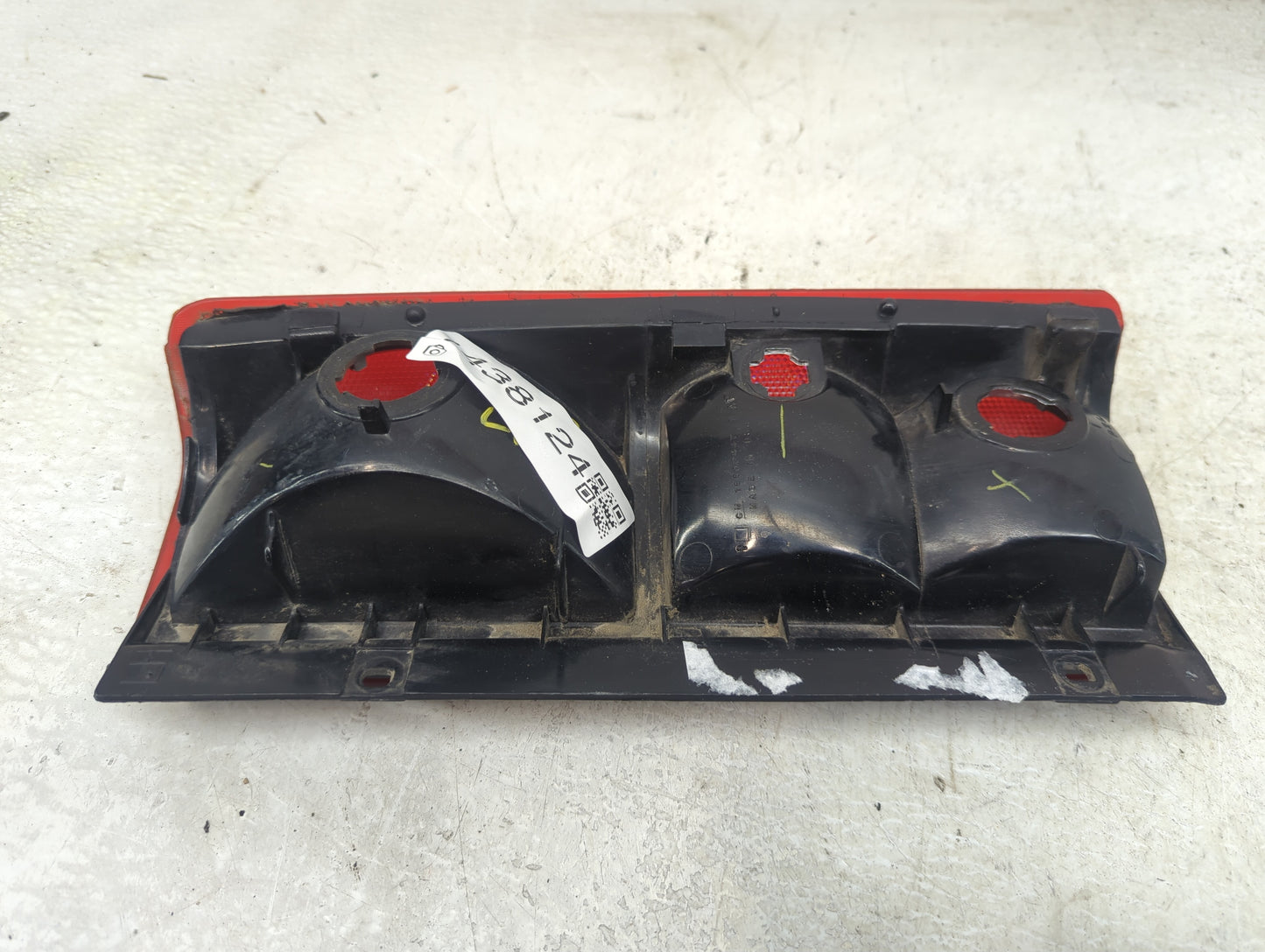 1985-2005 Chevrolet Astro Tail Light Assembly Passenger Right OEM P/N:16502447 Fits OEM Used Auto Parts - Oemusedautoparts1.