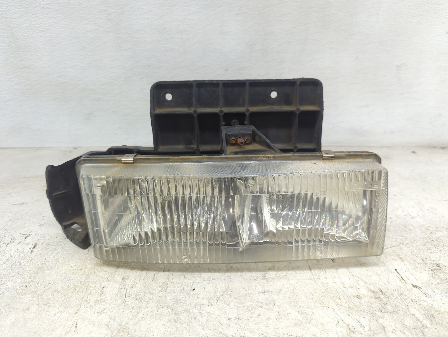 1995-2005 Chevrolet Astro Passenger Right Oem Head Light Headlight Lamp - Oemusedautoparts1.com