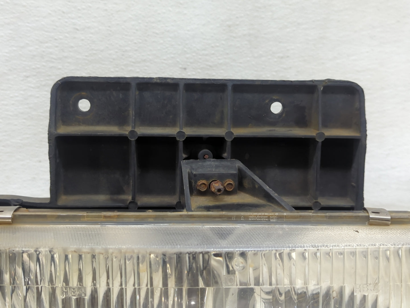 1995-2005 Chevrolet Astro Passenger Right Oem Head Light Headlight Lamp - Oemusedautoparts1.com