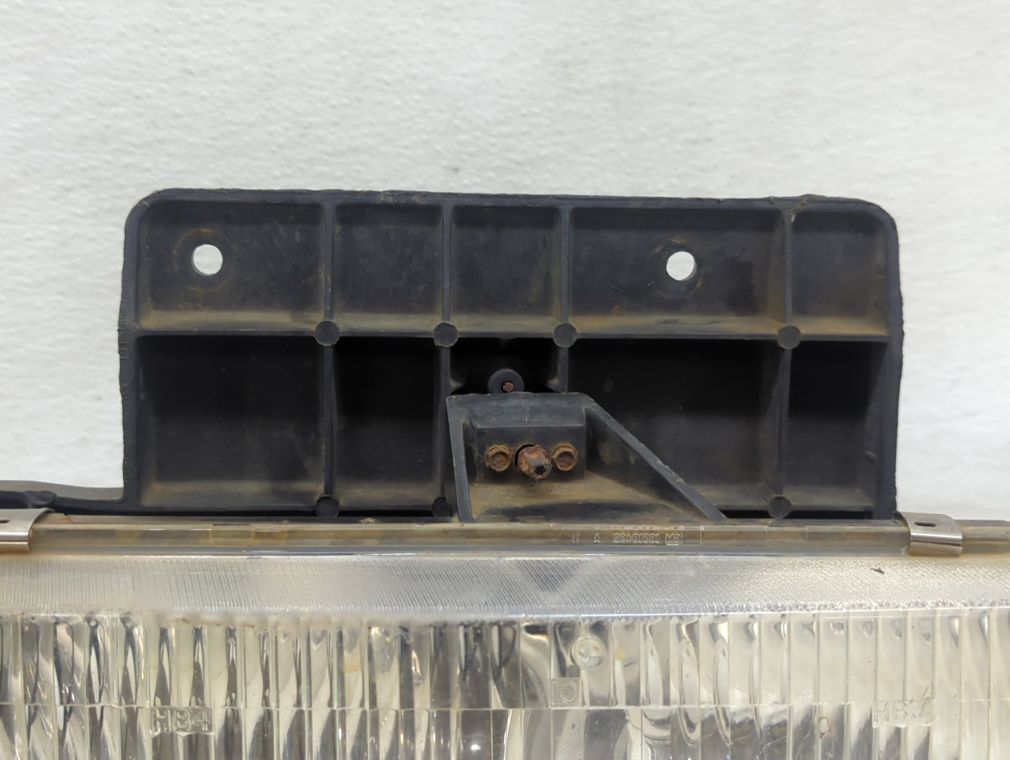 1995-2005 Chevrolet Astro Passenger Right Oem Head Light Headlight Lamp - Oemusedautoparts1.com