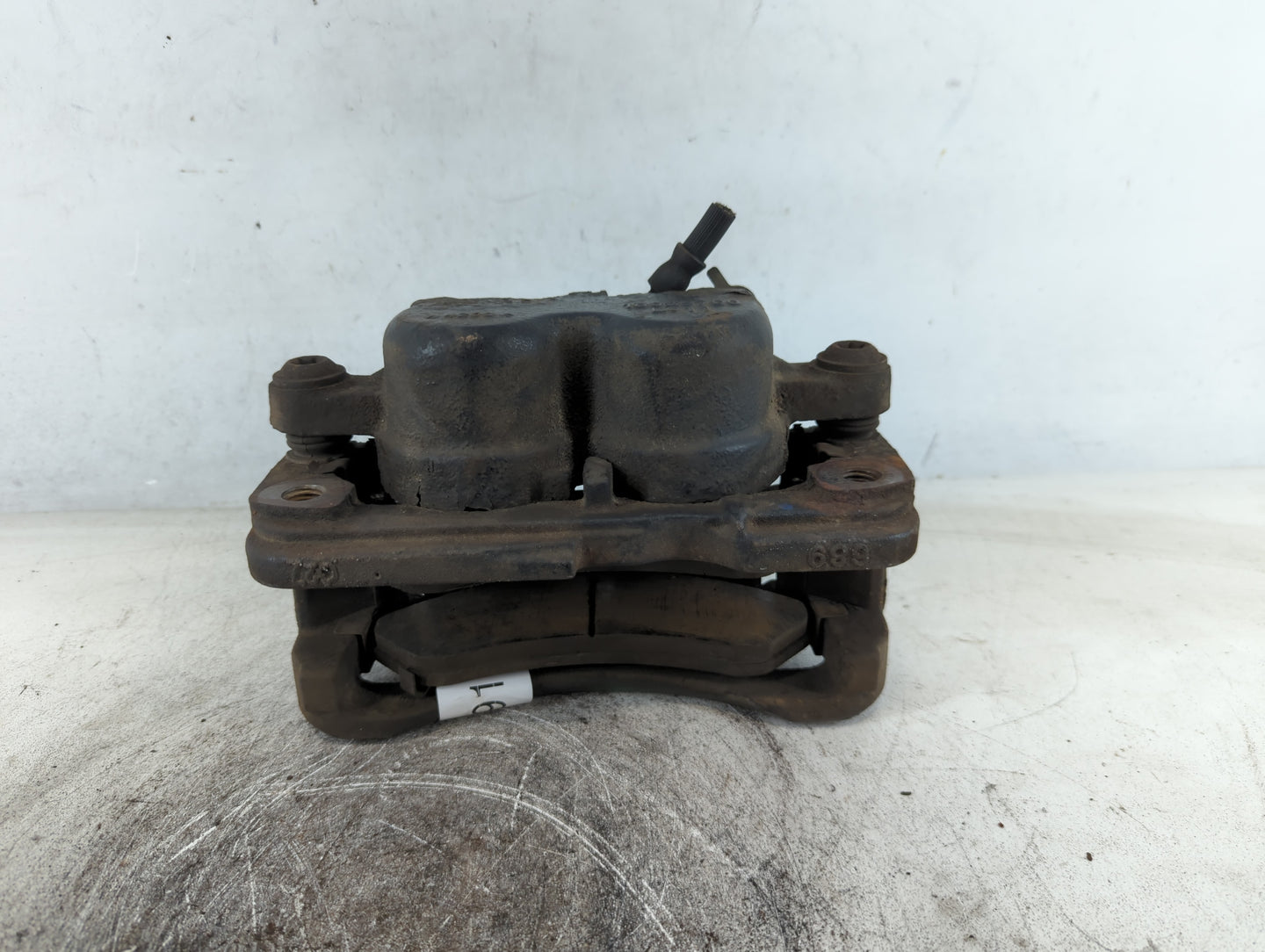 2003-2005 Chevrolet Astro Front Driver Left Brake Caliper - Oemusedautoparts1.com