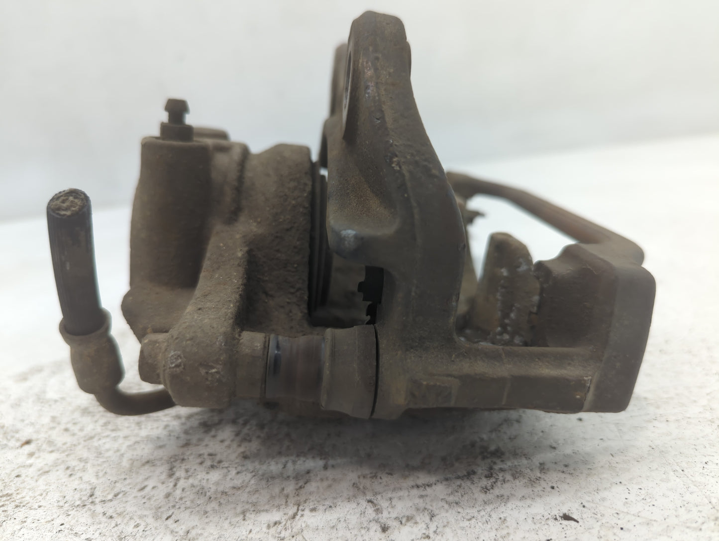 2003-2005 Chevrolet Astro Front Passenger Right Brake Caliper - Oemusedautoparts1.com