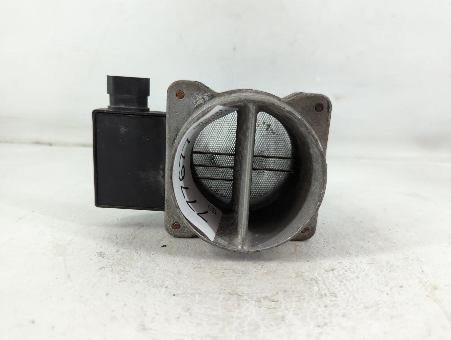 2001-2005 Chevrolet Astro Throttle Body P/N:95040 8316 1 Fits Fits 2001 2002 2003 2004 2005 2006 2007 OEM Used Auto Parts - 