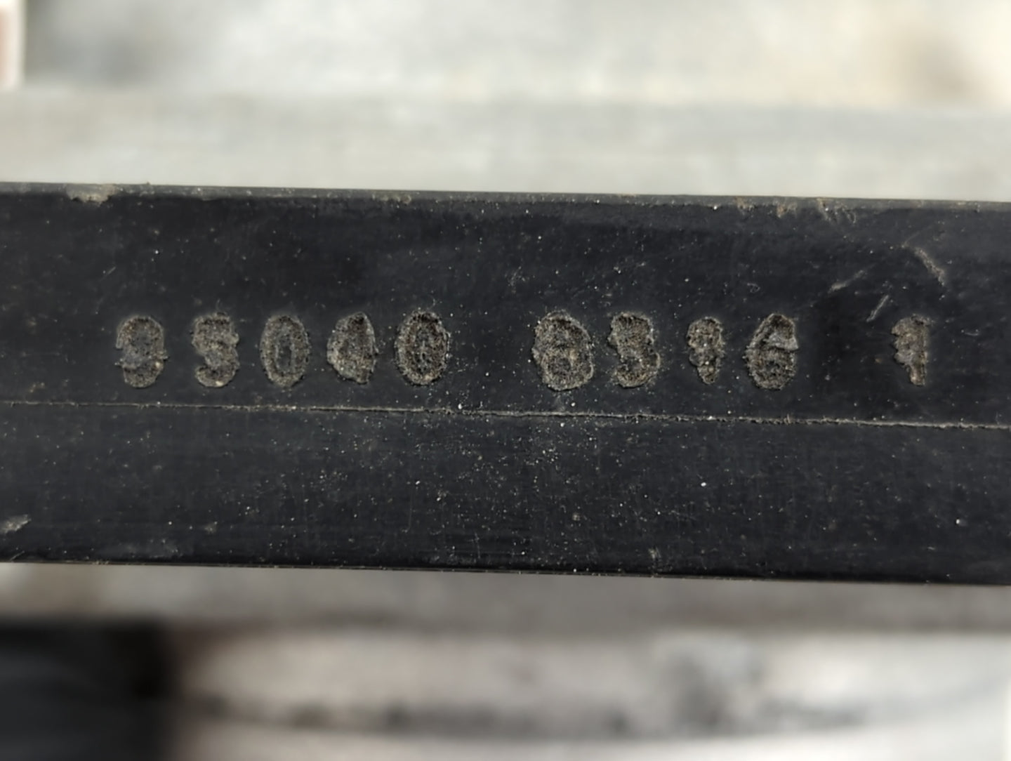 2001-2005 Chevrolet Astro Throttle Body P/N:95040 8316 1 Fits Fits 2001 2002 2003 2004 2005 2006 2007 OEM Used Auto Parts - 