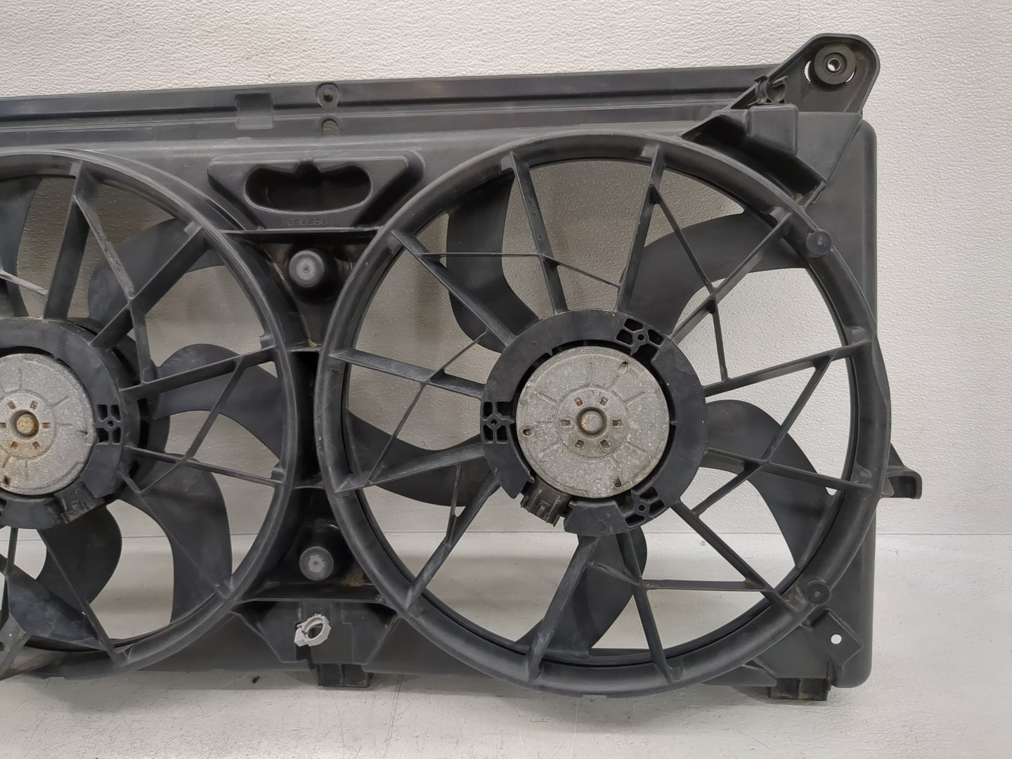 2005 Chevrolet Avalanche Front Left Electric Cooling Motor - Oem - Oemusedautoparts1.com