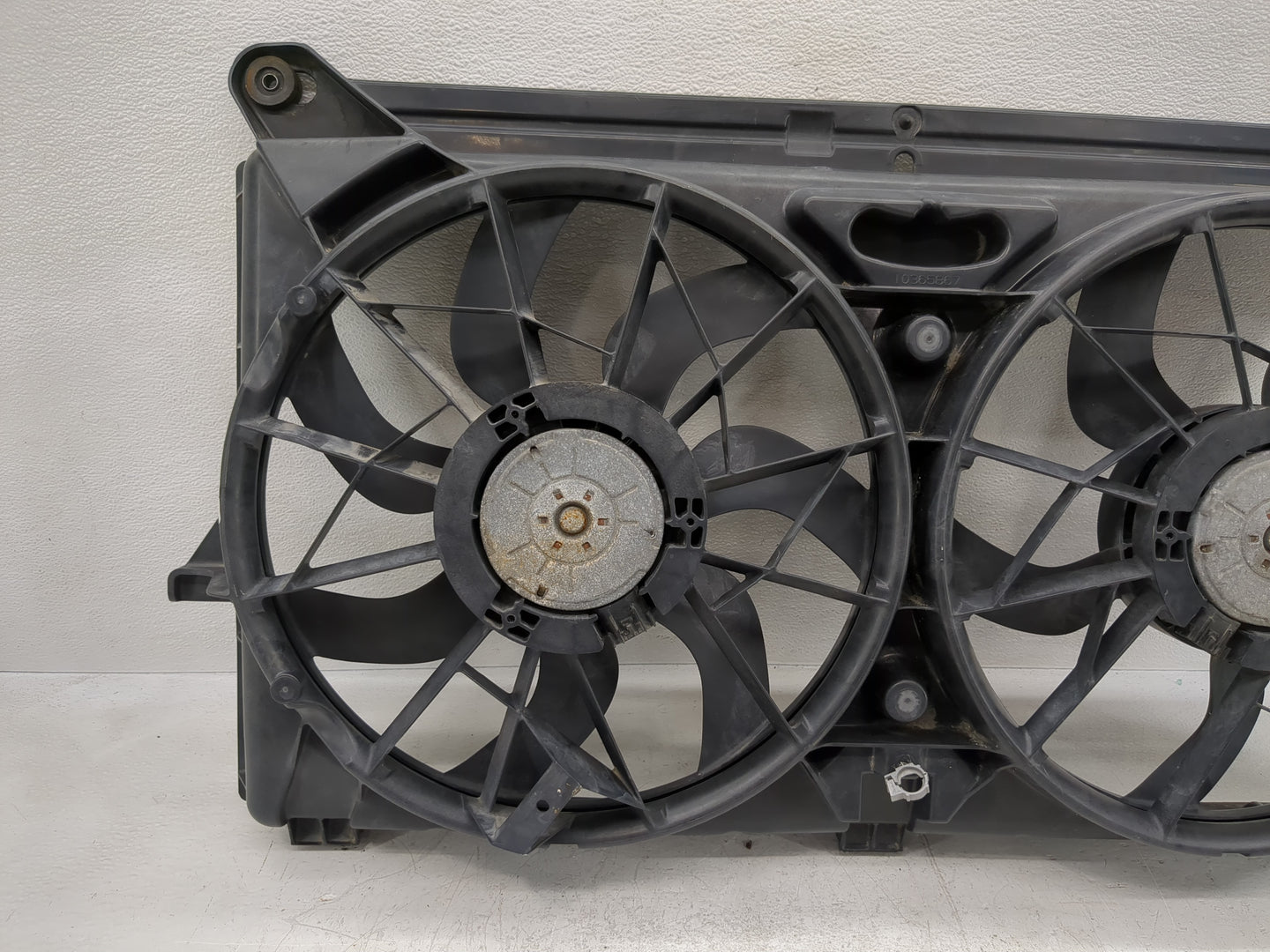 2005 Chevrolet Avalanche Front Left Electric Cooling Motor - Oem - Oemusedautoparts1.com