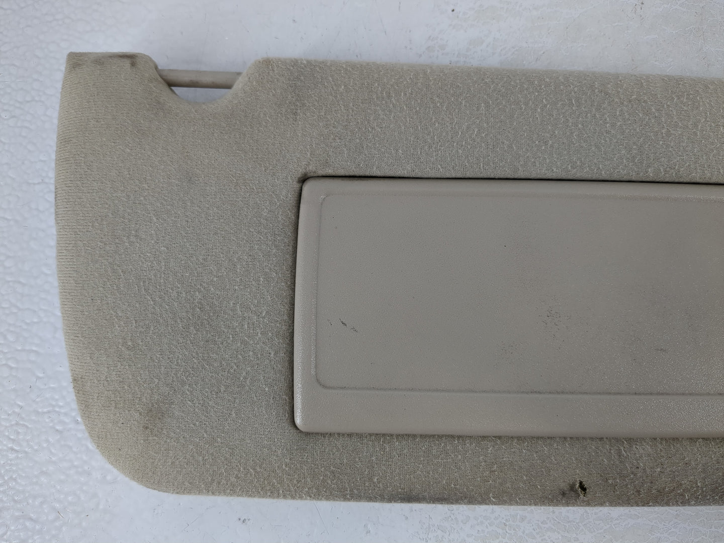 2004-2005 Chevrolet Avalanche Sun Visor Shade Replacement Passenger Right Mirror Fits Fits 2004 2005 OEM Used Auto Parts - O