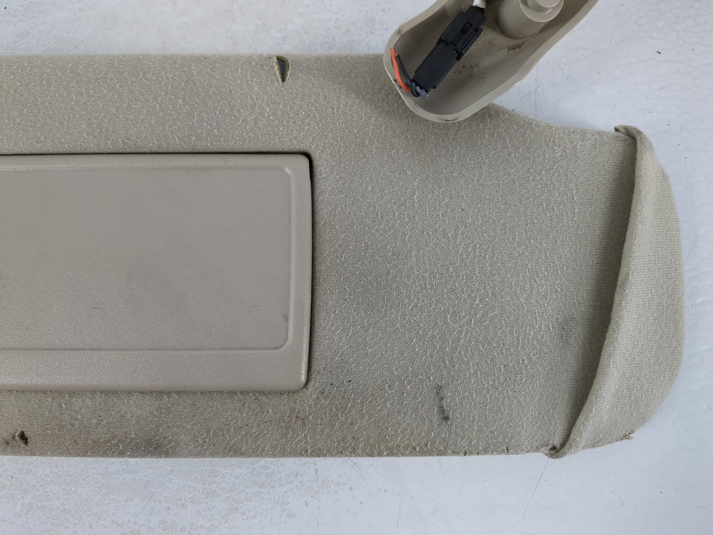 2004-2005 Chevrolet Avalanche Sun Visor Shade Replacement Passenger Right Mirror Fits Fits 2004 2005 OEM Used Auto Parts - O