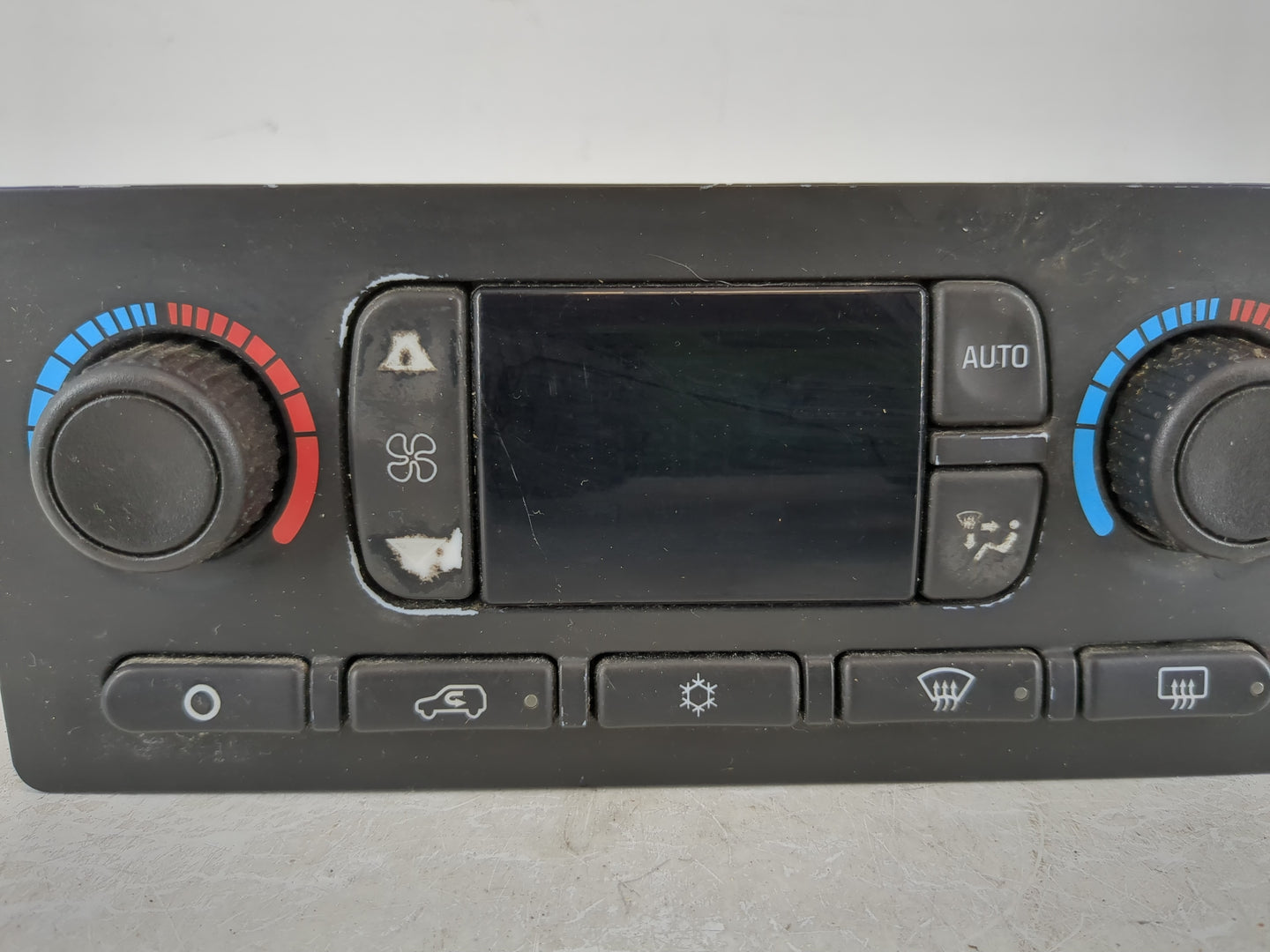 2005-2006 Chevrolet Avalanche Climate Control Module Temperature AC/Heater Replacement Fits Fits 2005 2006 2007 OEM Used Aut