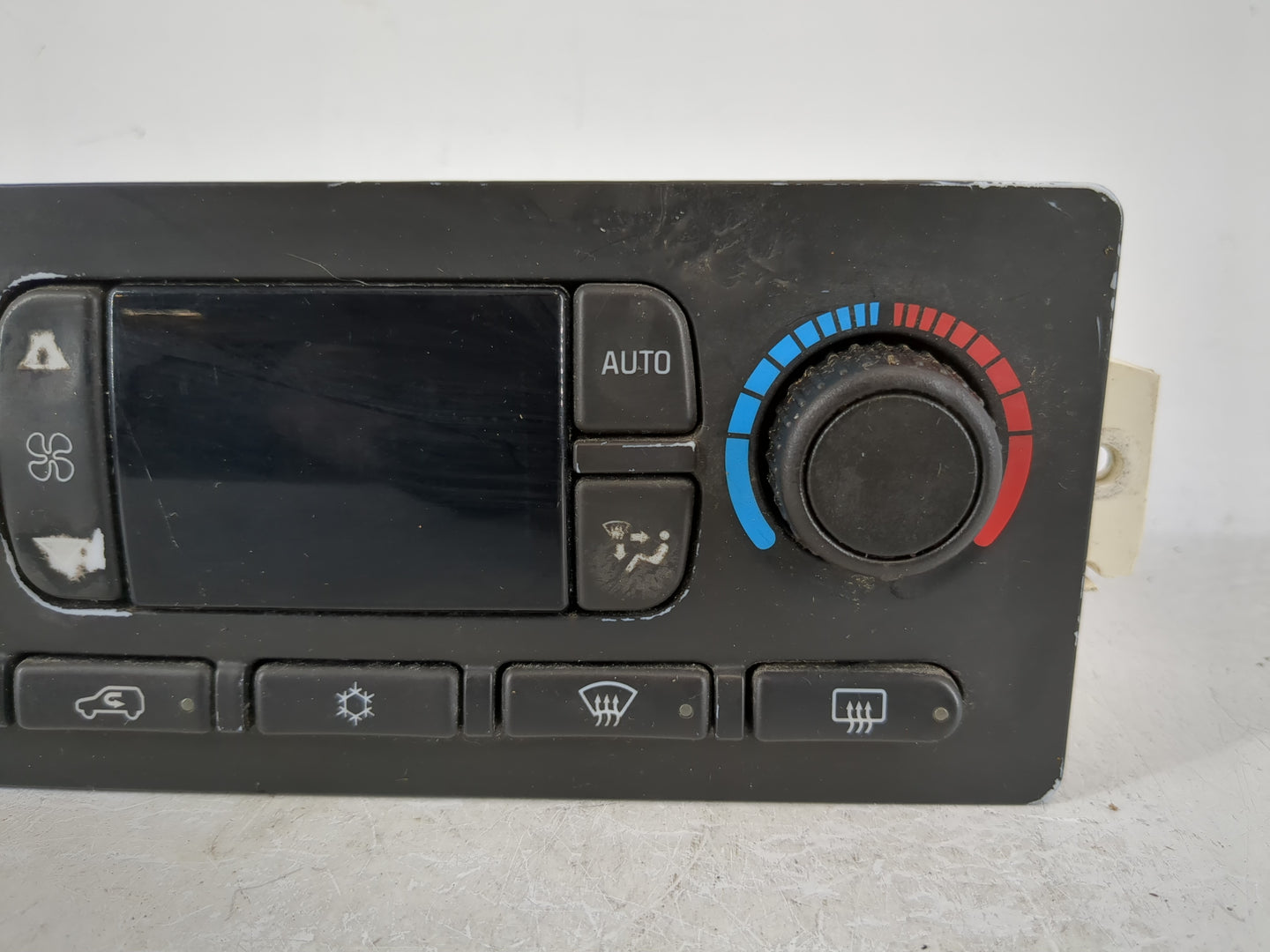 2005-2006 Chevrolet Avalanche Climate Control Module Temperature AC/Heater Replacement Fits Fits 2005 2006 2007 OEM Used Aut