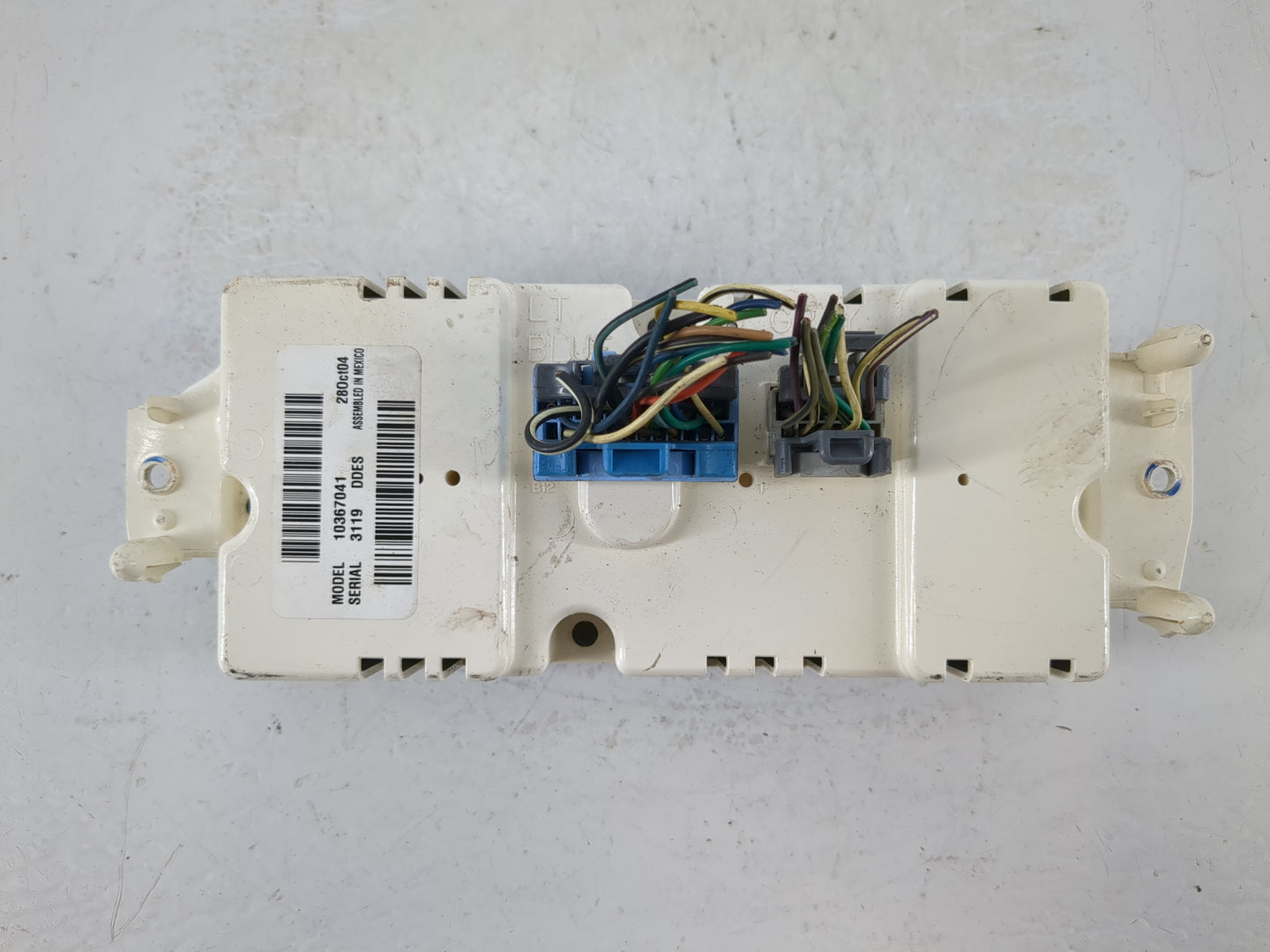 2005-2006 Chevrolet Avalanche Climate Control Module Temperature AC/Heater Replacement Fits Fits 2005 2006 2007 OEM Used Aut