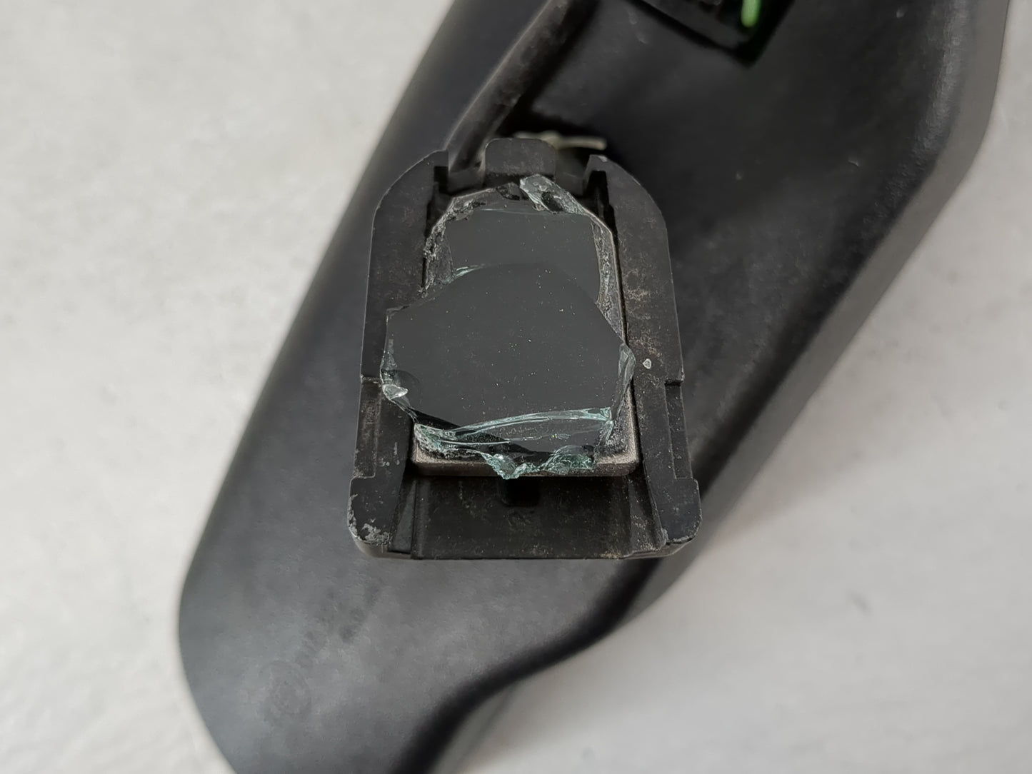 2005 Chevrolet Avalanche Interior Rear View Mirror Replacement OEM Fits OEM Used Auto Parts - Oemusedautoparts1.com