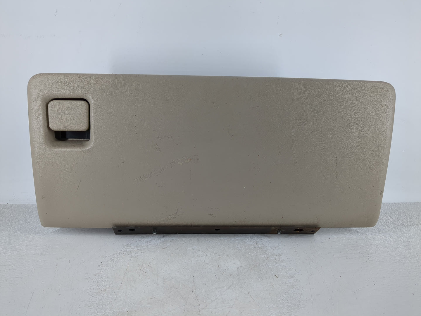 2005 Chevrolet Avalanche Passenger Glove Box Door Storage Compartment 1088282 - Oemusedautoparts1.com